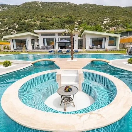 Ultra Lueks Tatil Villasi Hotel